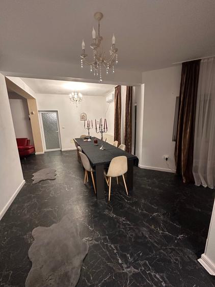 Casă cu 4 camere cu Teren 1000 Mp în Central