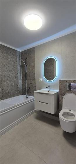 Apartament cu 3 camere semidecomandat, mobilat în Hipodrom 4