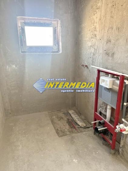 Casă individuală cu 4 camere cu Canalizare în Cetate