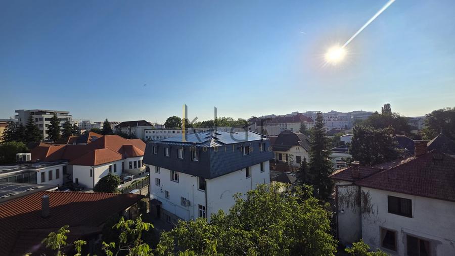 Apartament cu 3 camere decomandat, mobilat în Central