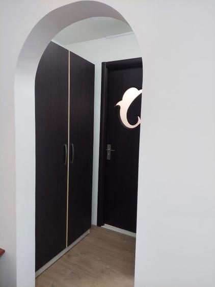 Apartament cu 2 camere semidecomandat, mobilat în P-ța Victoriei