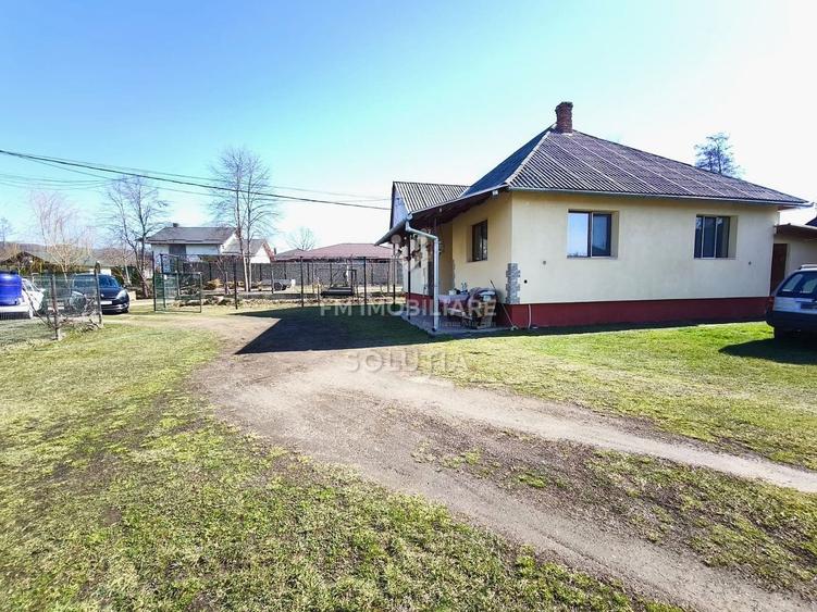 Casă individuală cu 3 camere cu Canalizare în Satu Nou de Sus