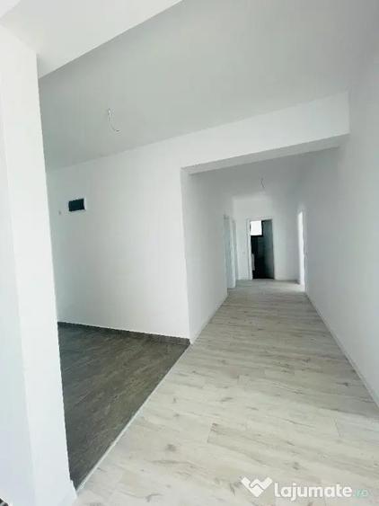 Casă cu 4 camere cu Teren 510 Mp în Balotești
