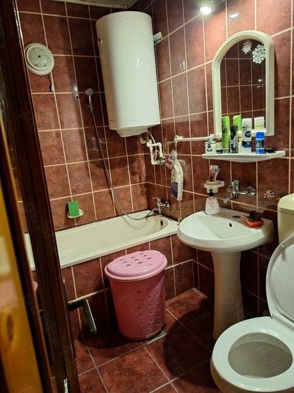 Apartament cu 3 camere decomandat în Roznov
