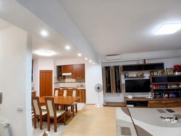 Apartament cu 2 camere decomandat în Iosia