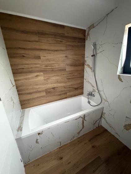 Casă individuală cu 4 camere cu Canalizare în Cristian