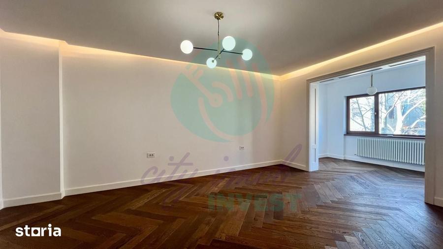 Casă cu 7 camere cu Teren 276 Mp în Cotroceni