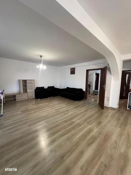 Casă cu 3 camere în Central