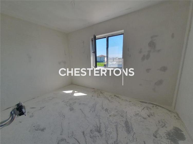 Duplex cu 8 camere cu Teren 318 Mp în Exterior Sud
