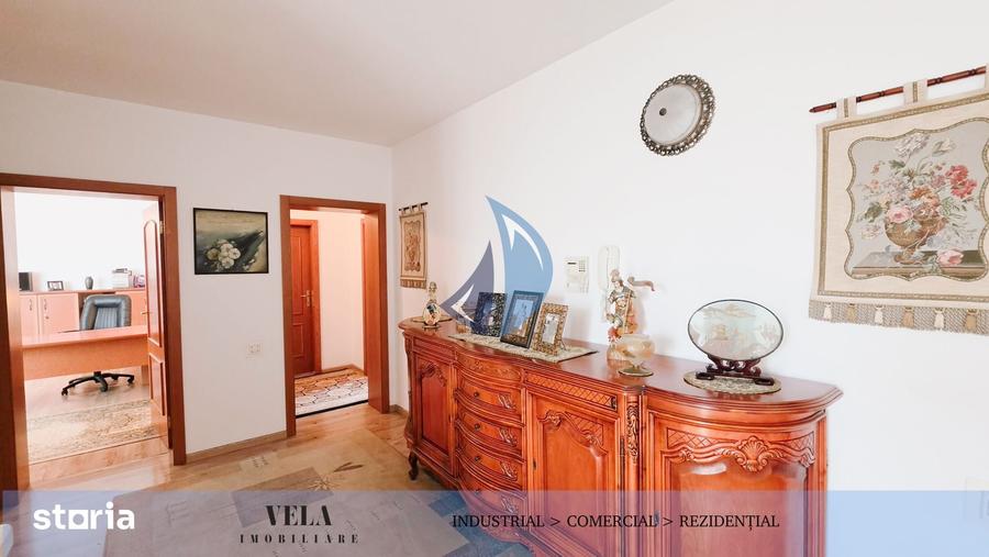 Casă cu 7 camere cu Teren 1259 Mp în Central