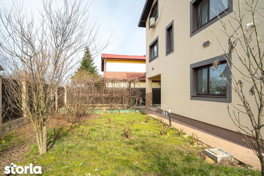 Casă cu 7 camere cu Garaj în Brănești