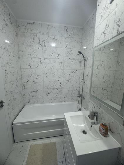 Apartament cu 2 camere decomandat în Titan