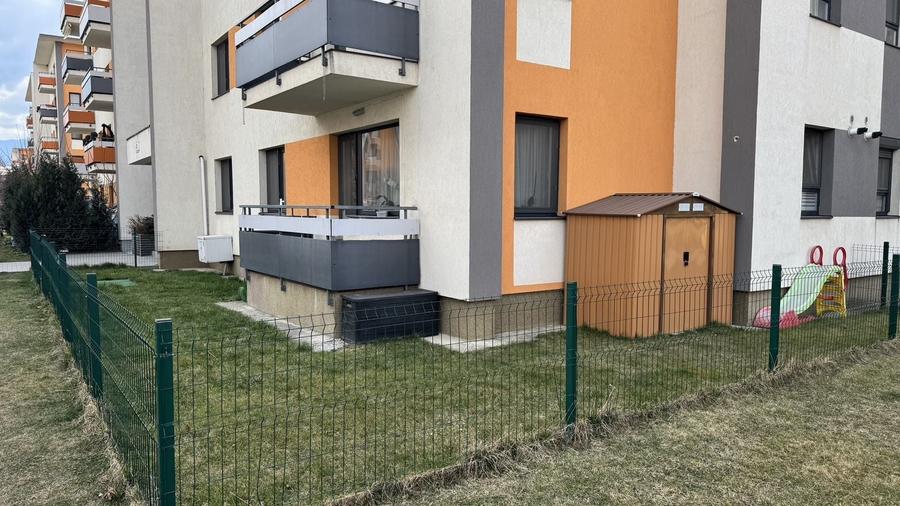 Apartament cu 3 camere decomandat în Bod