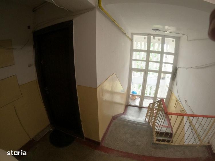 Apartament cu 2 camere semidecomandat în Uiești