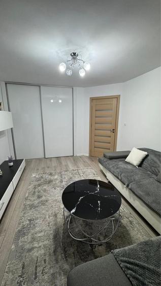 Apartament cu 3 camere decomandat în Ampoi 3