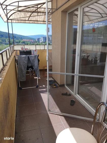 Apartament cu 3 camere în Florești