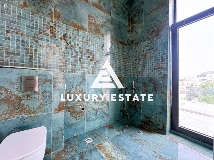 Penthouse cu 4 camere decomandat în Grădina Icoanei