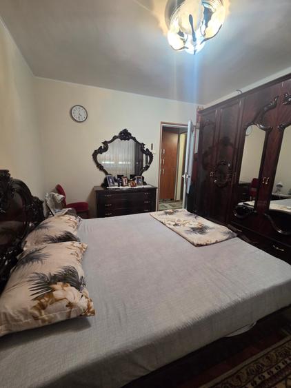 Apartament cu 3 camere decomandat în Plantelor