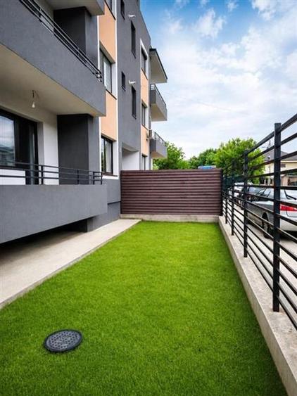 Apartament cu 3 camere decomandat în Titan
