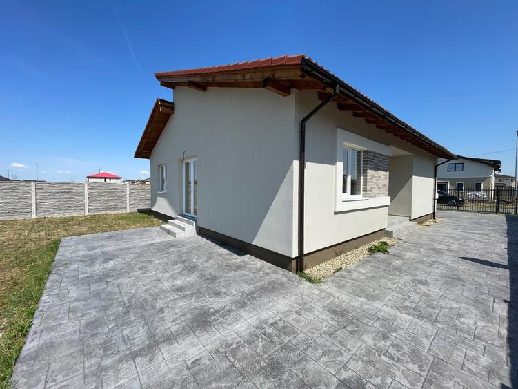 Casă individuală cu 4 camere cu Teren 600 Mp în Moșnița Nouă