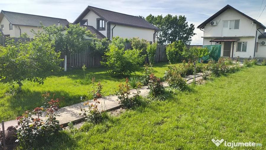 Casă cu 4 camere cu Teren 858 Mp în Mânăstioara
