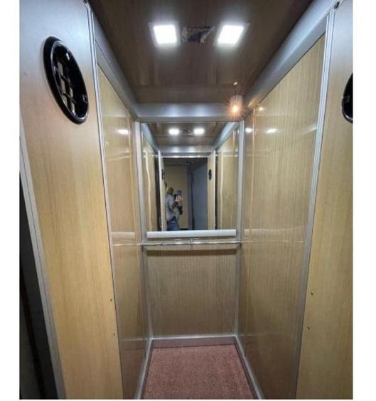 Apartament cu 3 camere semidecomandat în Calea Victoriei