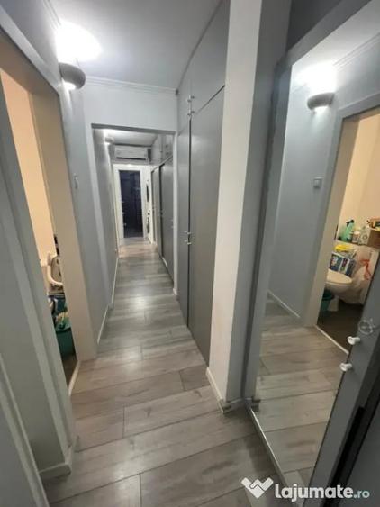 Apartament cu 3 camere decomandat în Rovine