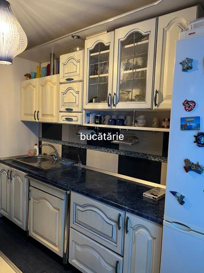 Apartament cu 3 camere decomandat în Central