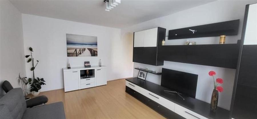 Apartament cu 3 camere decomandat, mobilat în Tudor Vladimirescu