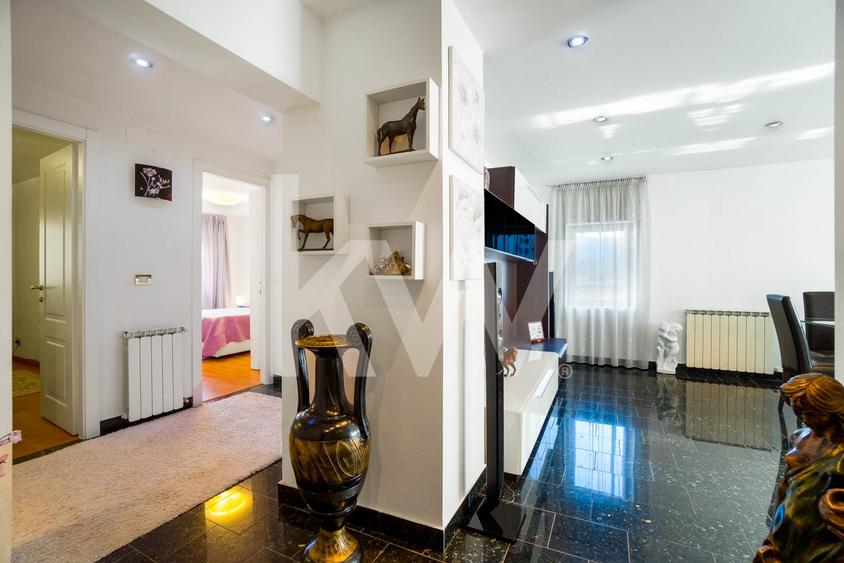 Apartament cu 3 camere decomandat, mobilat în Răcădău