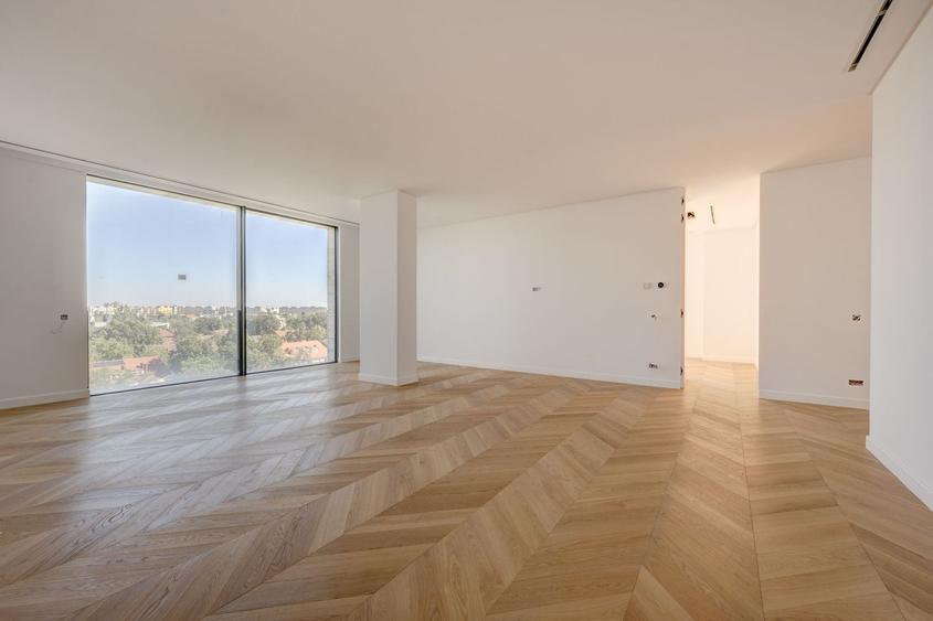 Apartament cu 9 camere în Floreasca