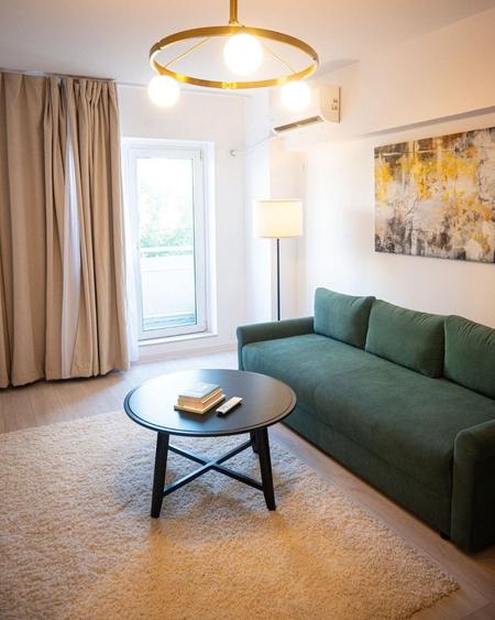 Apartament cu 3 camere semidecomandat, mobilat în 13 Septembrie