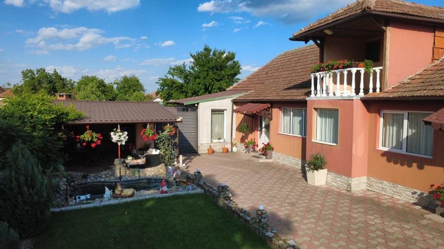 Casă cu 4 camere în Horia
