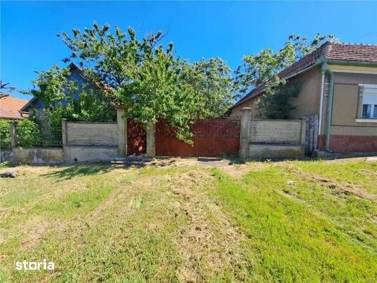Casă cu 2 camere semidecomandat cu Teren 92 Mp în Cetariu