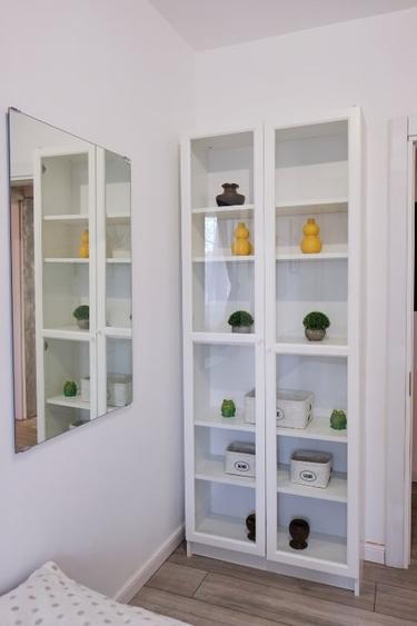 Apartament cu 3 camere semidecomandat în Girocului