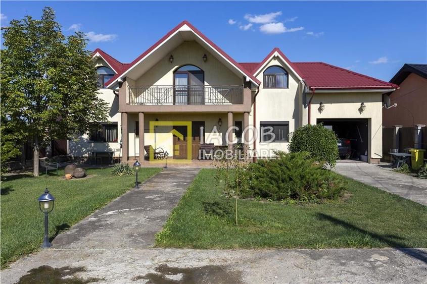 Casă individuală cu 6 camere cu Teren 952 Mp în Săucești