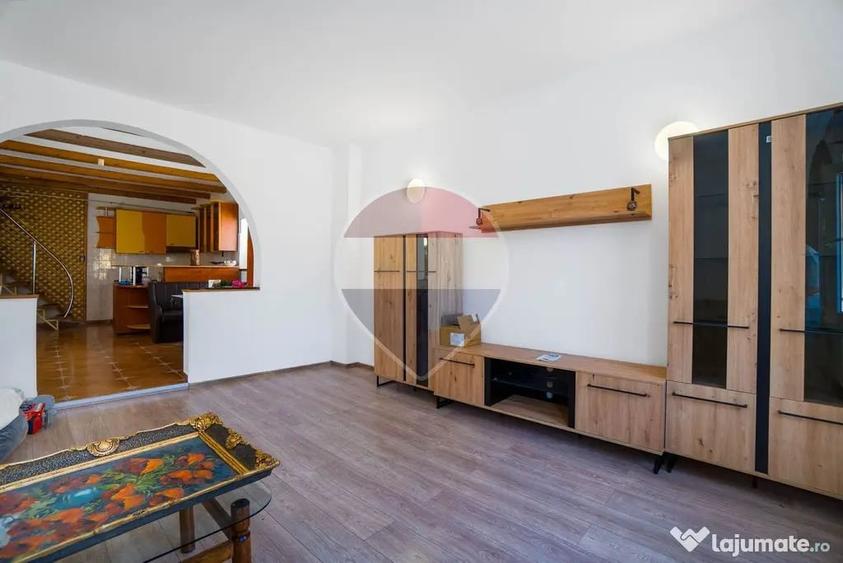 Apartament cu 4 camere decomandat în Central