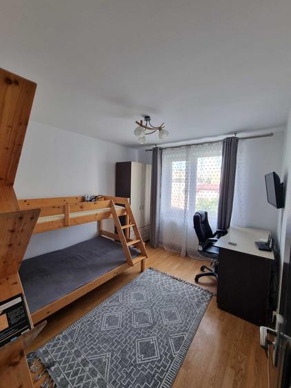 Apartament cu 2 camere decomandat în Berceni