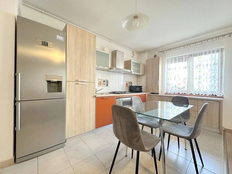 Apartament cu 3 camere decomandat în Torontalului