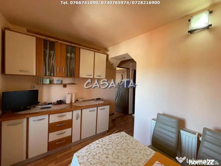Apartament cu 3 camere decomandat în Central