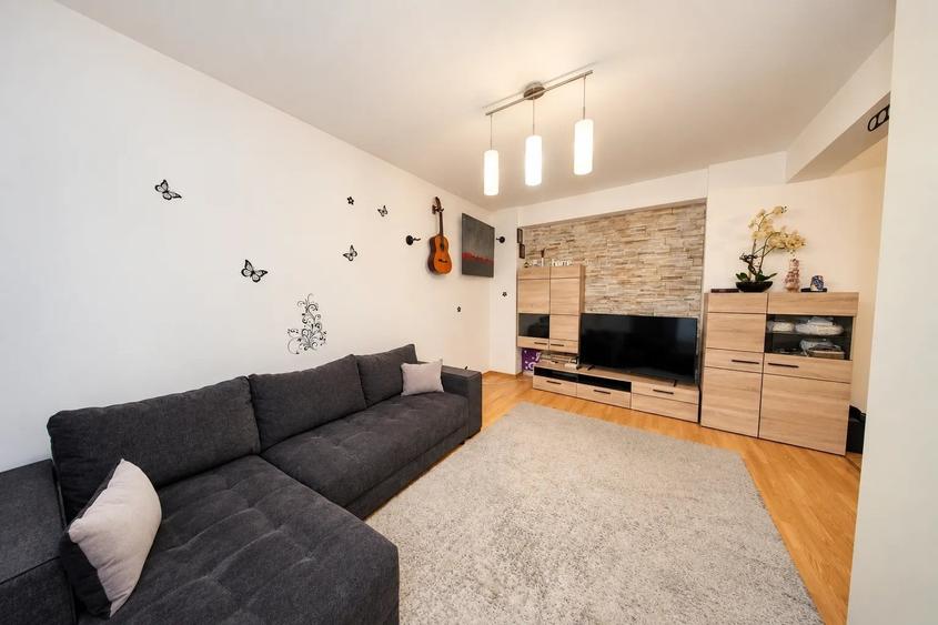 Apartament cu 2 camere decomandat în Drumul Taberei