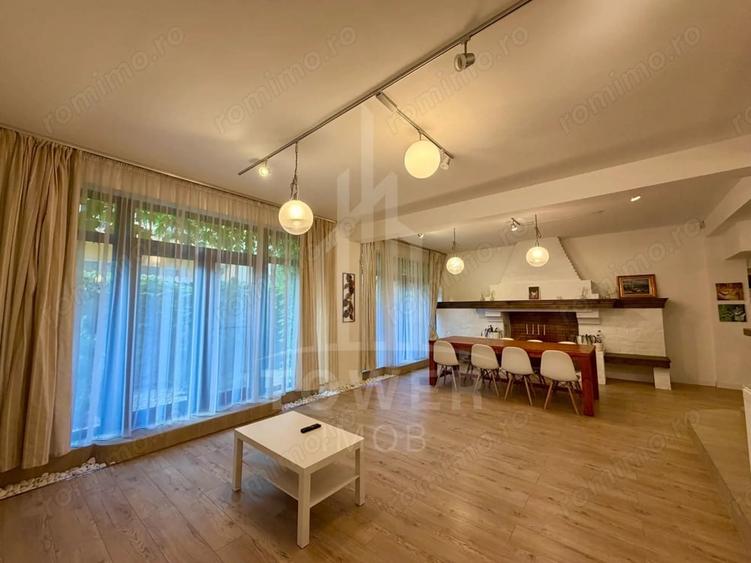 Casă cu 7 camere cu Teren 319 Mp în Central