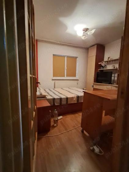 Apartament cu 3 camere decomandat în Metalurgie