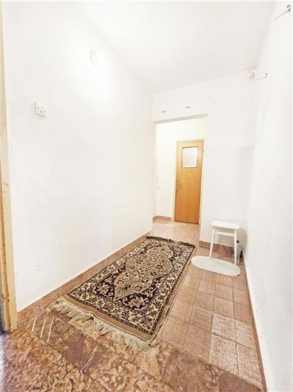 Apartament cu 4 camere decomandat în Drumul Taberei