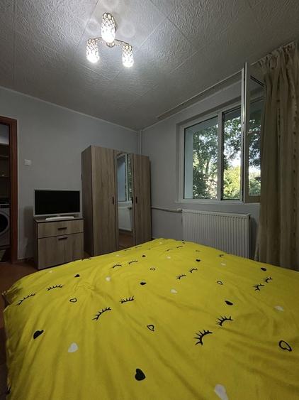 Apartament cu 2 camere semidecomandat în Brâncoveanu