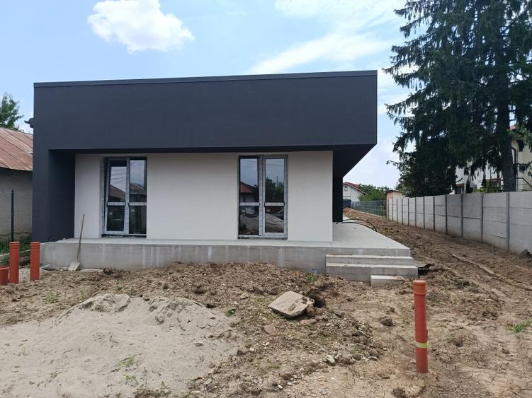 Casă individuală cu 4 camere cu Canalizare în Afumați