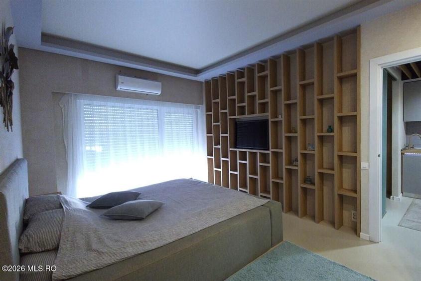 Apartament cu 2 camere semidecomandat, mobilat în Central