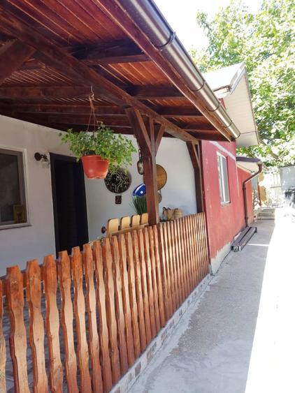 Casă cu 5 camere cu Teren 500 Mp în Berceni
