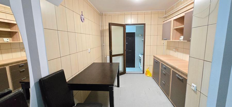 Apartament cu 3 camere decomandat în Galata