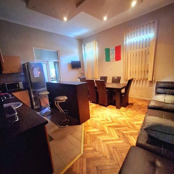 Casă individuală cu 5 camere cu Canalizare în Central
